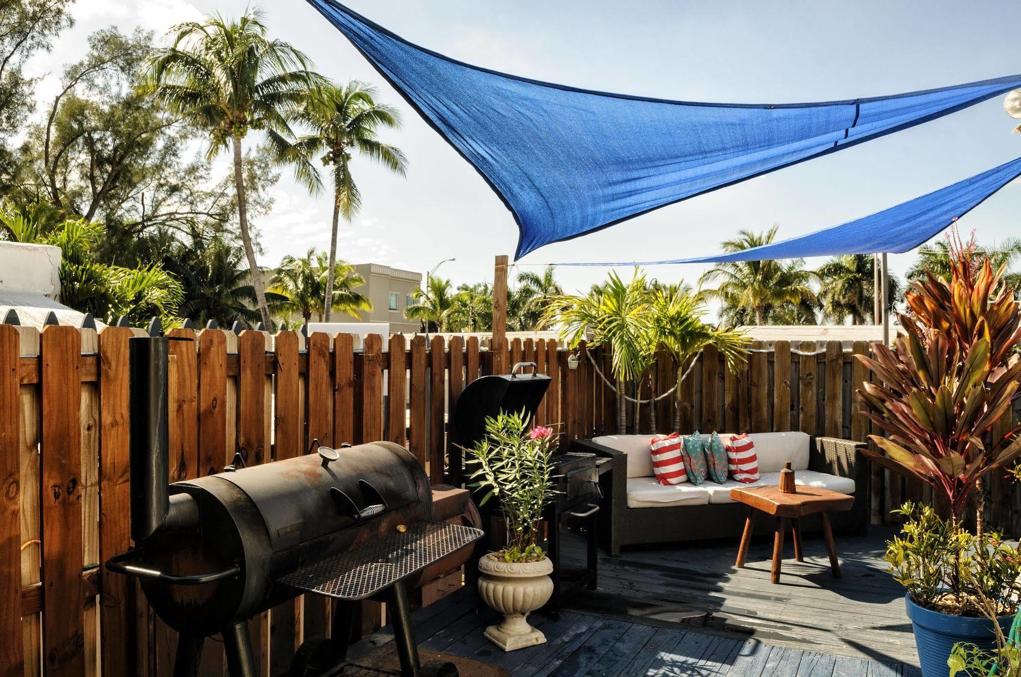 Hollywood Beach Suites And Hotel Exterior foto